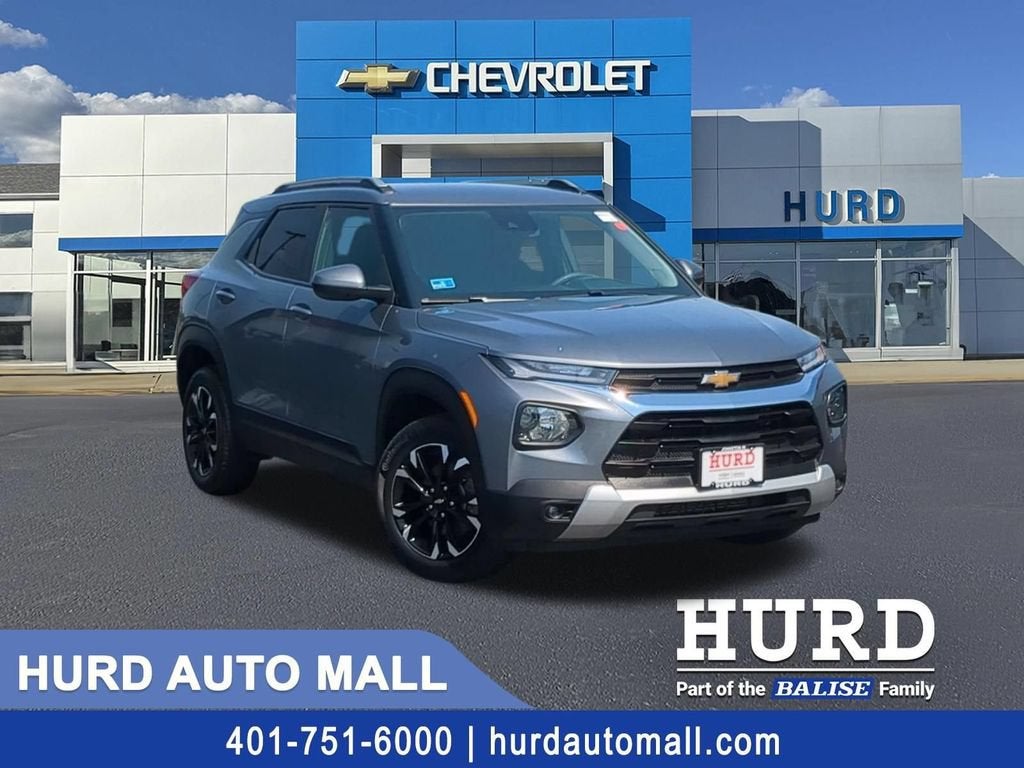 2022 Chevrolet Trailblazer LT in Satin Steel Metallic — front three-quarter view
